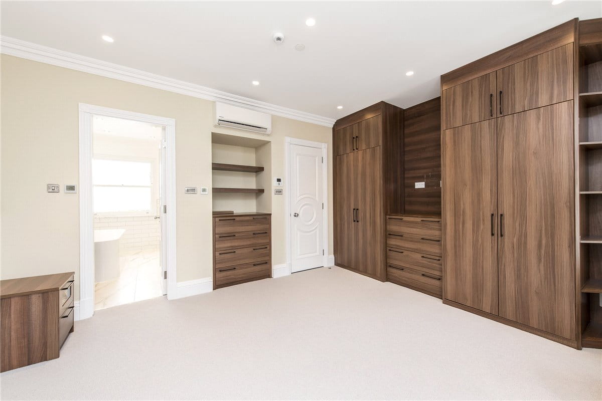 5 bedroom house, Kimbell Gardens, London SW6 - Available