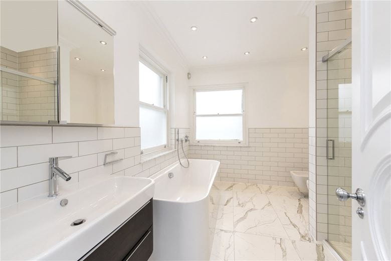 5 bedroom house, Kimbell Gardens, London SW6 - Available