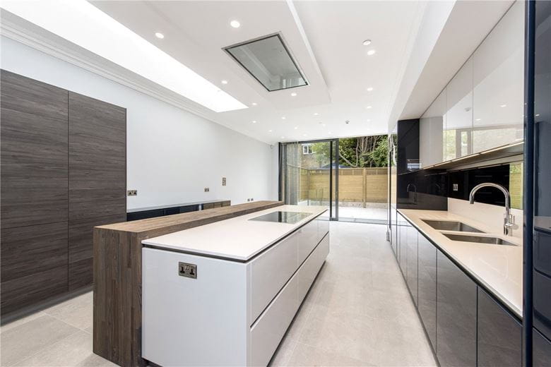 5 bedroom house, Kimbell Gardens, London SW6 - Available