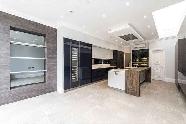 5 bedroom house, Kimbell Gardens, London SW6 - Available