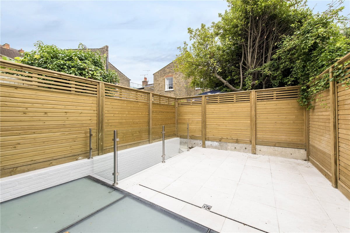 5 bedroom house, Kimbell Gardens, London SW6 - Available