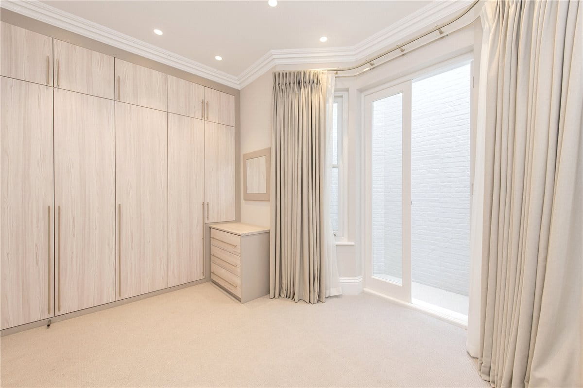 5 bedroom house, Kimbell Gardens, London SW6 - Available
