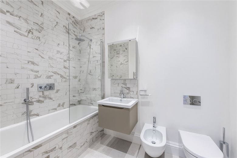 5 bedroom house, Kimbell Gardens, London SW6 - Available