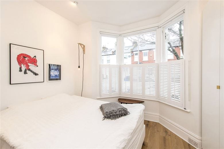 2 bedroom flat, Mendora Road, London SW6 - Let Agreed