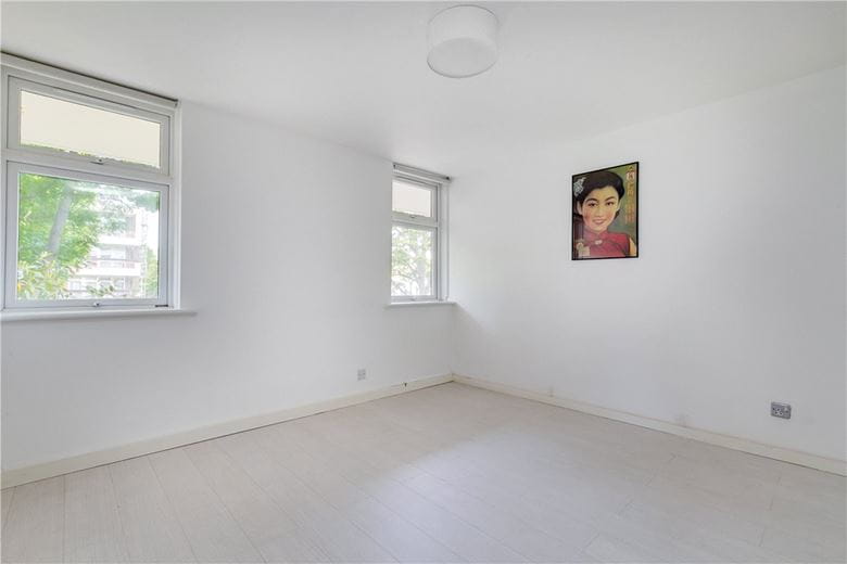 2 bedroom flat, Philpot Square, London SW6 - Available