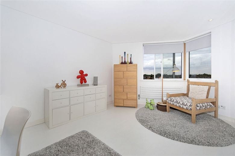 3 bedroom flat, Alder Lodge, 73 Stevenage Road SW6