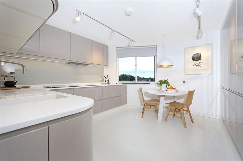 3 bedroom flat, Alder Lodge, 73 Stevenage Road SW6