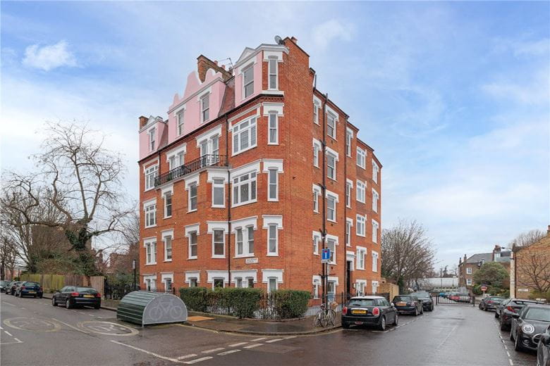 2 bedroom flat, Waldemar Avenue Mansions, Waldemar Avenue SW6 - Let Agreed