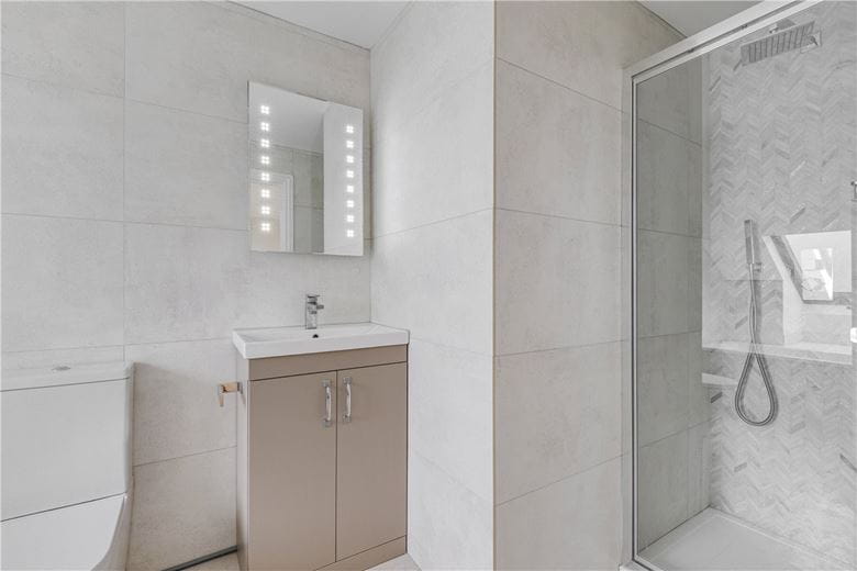 3 bedroom flat, Danehurst Street, London SW6 - Available