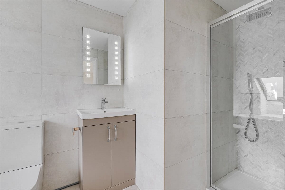 3 bedroom flat, Danehurst Street, London SW6 - Available