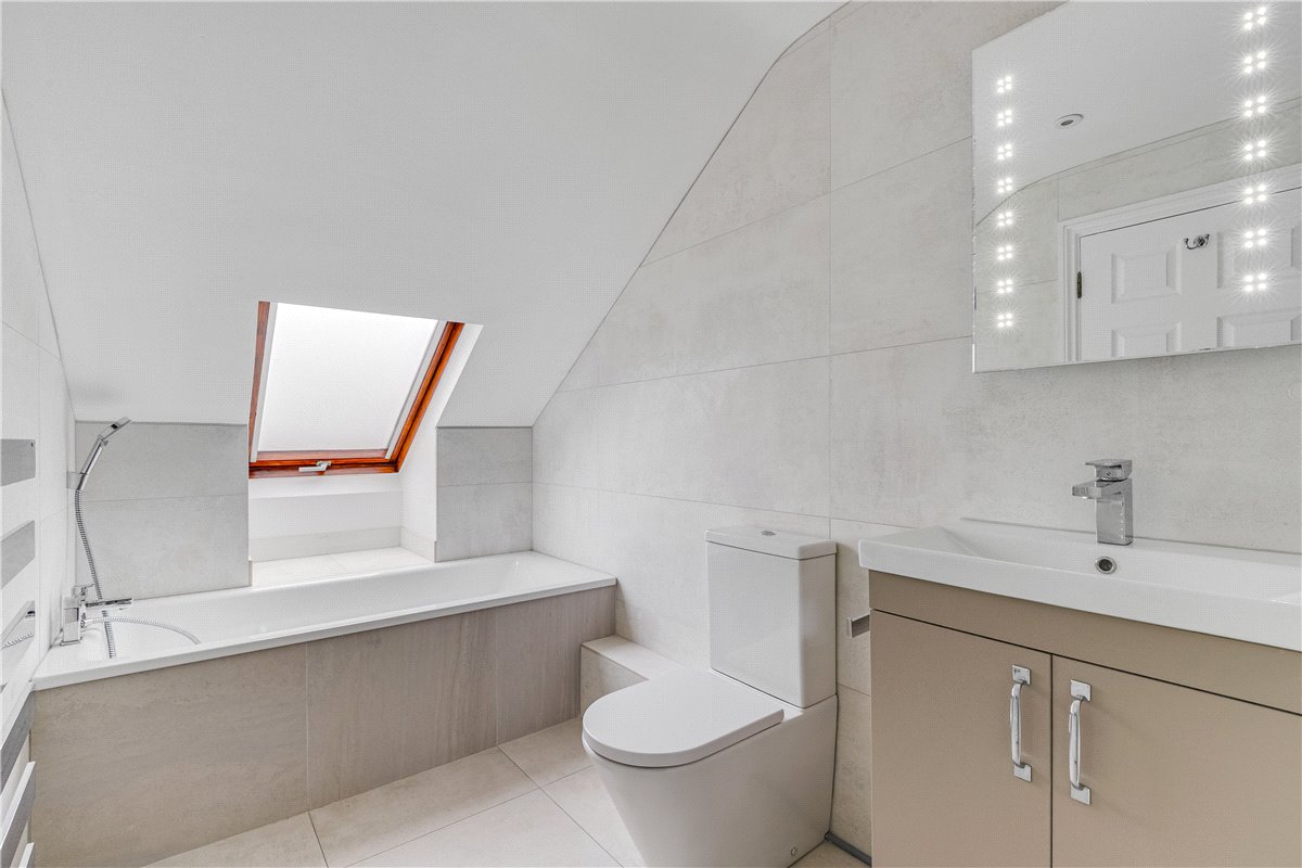3 bedroom flat, Danehurst Street, London SW6 - Available