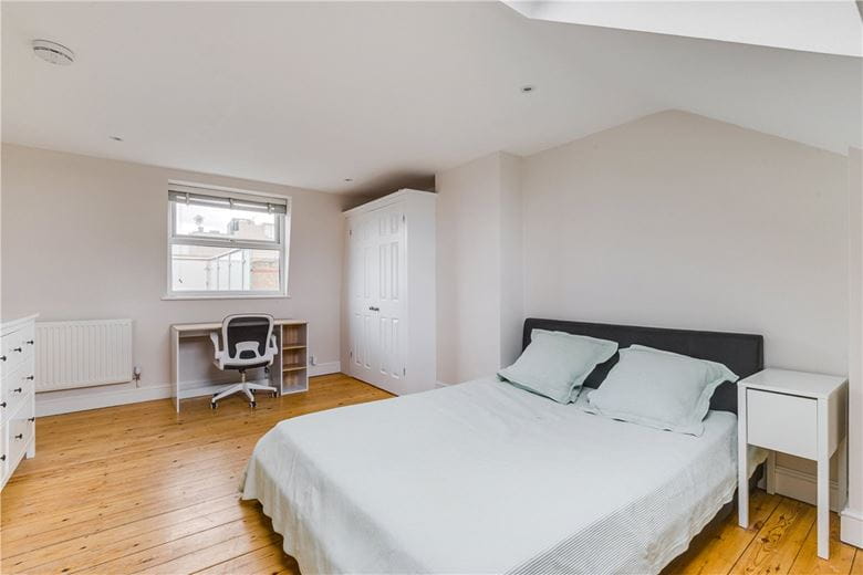 3 bedroom flat, Danehurst Street, London SW6 - Available
