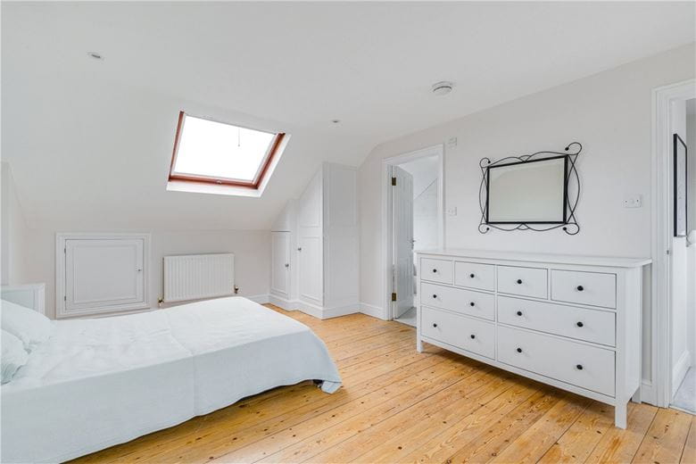 3 bedroom flat, Danehurst Street, London SW6 - Available