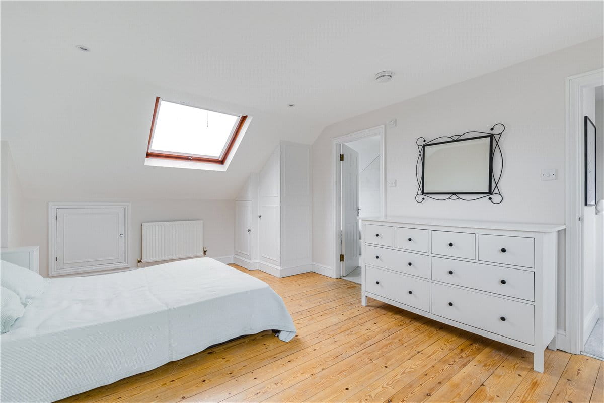 3 bedroom flat, Danehurst Street, London SW6 - Available