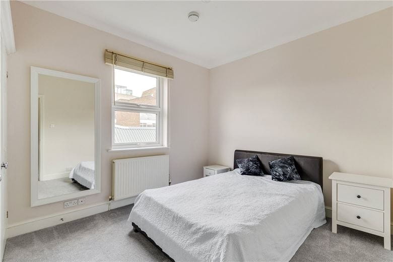3 bedroom flat, Danehurst Street, London SW6 - Available