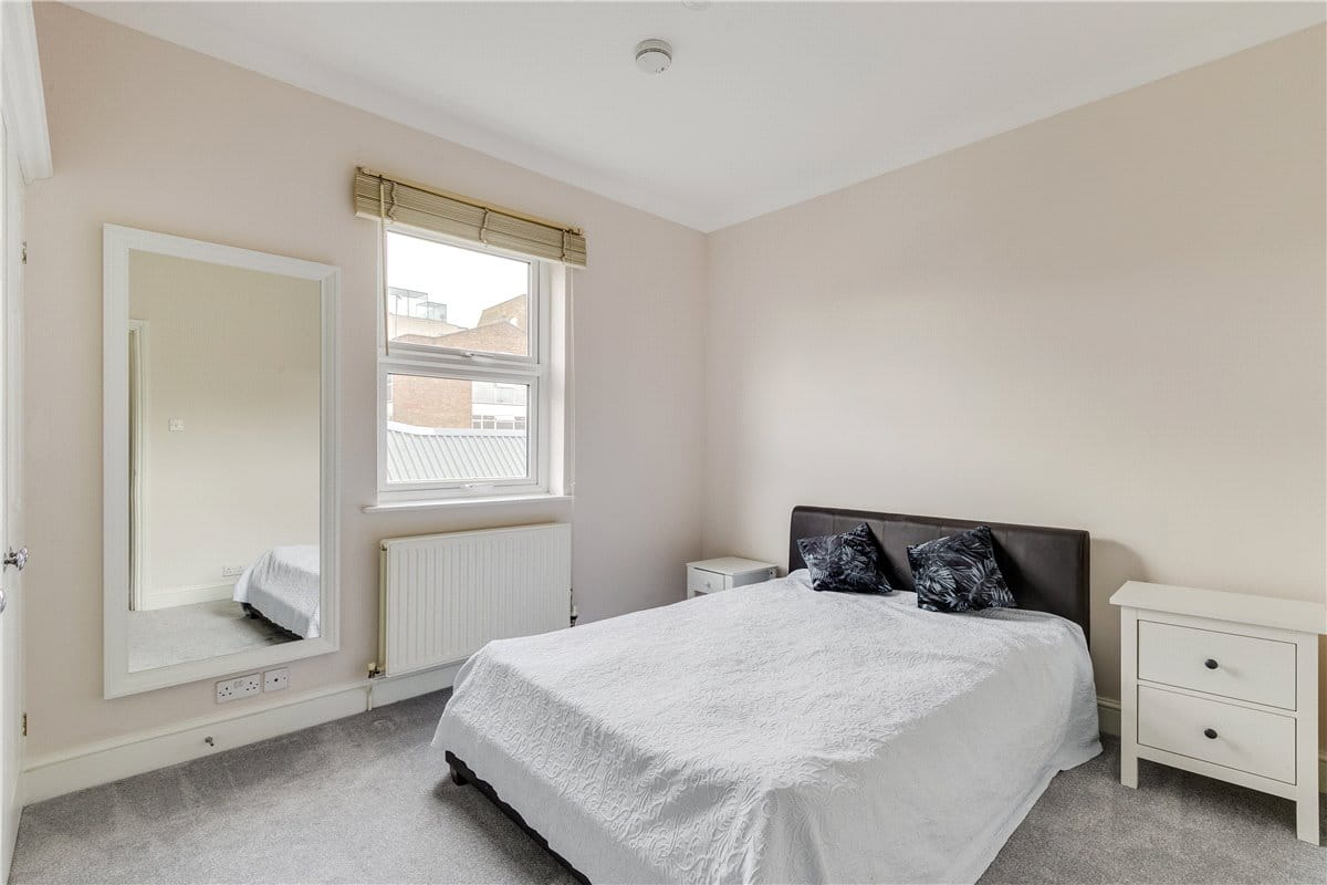 3 bedroom flat, Danehurst Street, London SW6 - Available