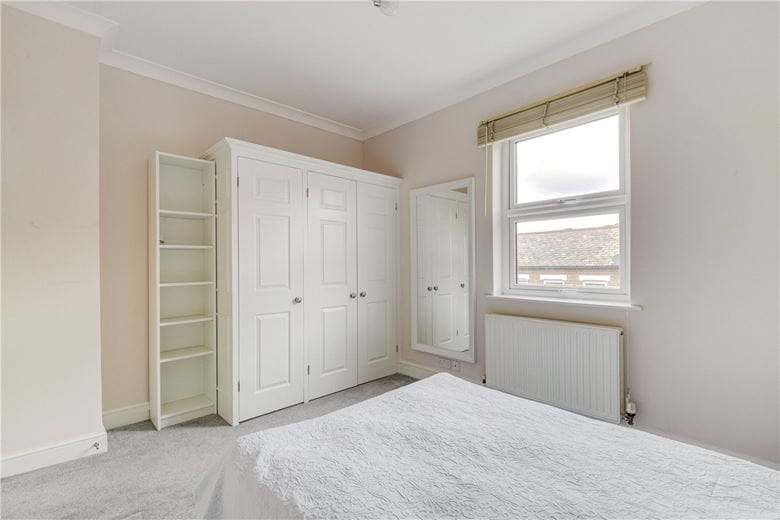 3 bedroom flat, Danehurst Street, London SW6 - Available