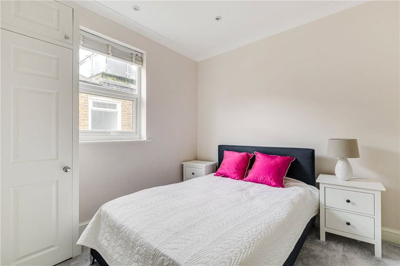 3 bedroom flat, Danehurst Street, London SW6 - Available