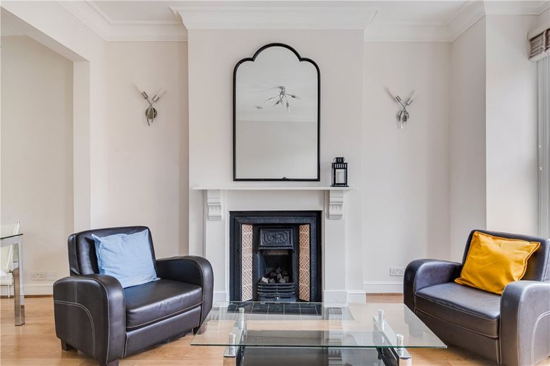 3 bedroom flat, Danehurst Street, London SW6 - Available