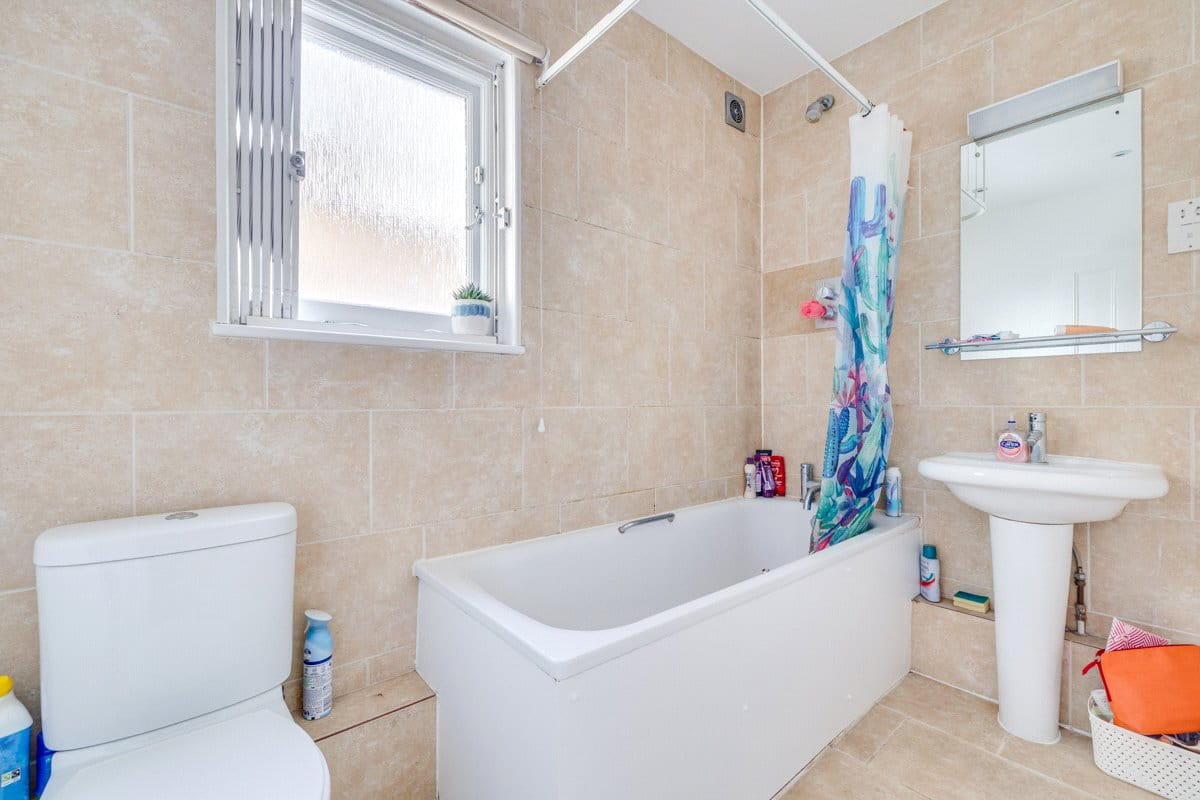 3 bedroom maisonette, Fulham Road, London SW6