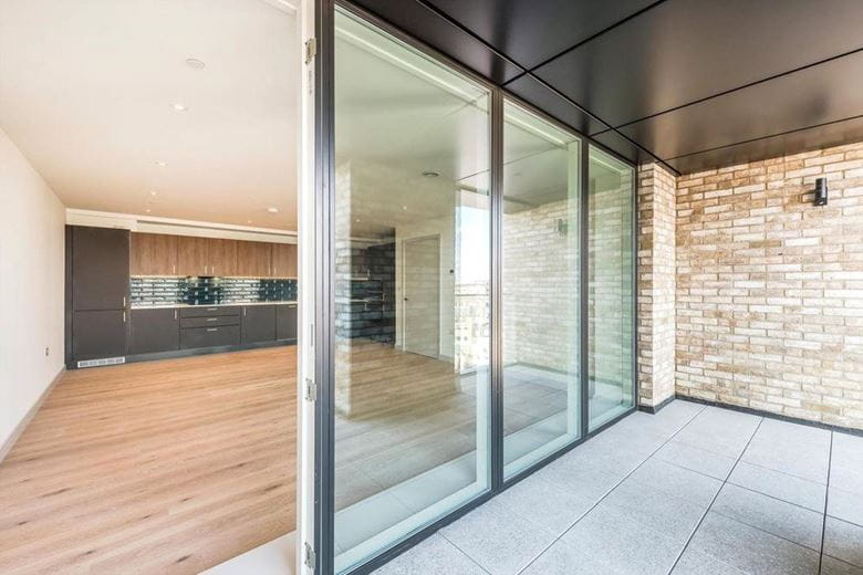 2 bedroom flat, Heckfield Place, London SW6 - Let Agreed