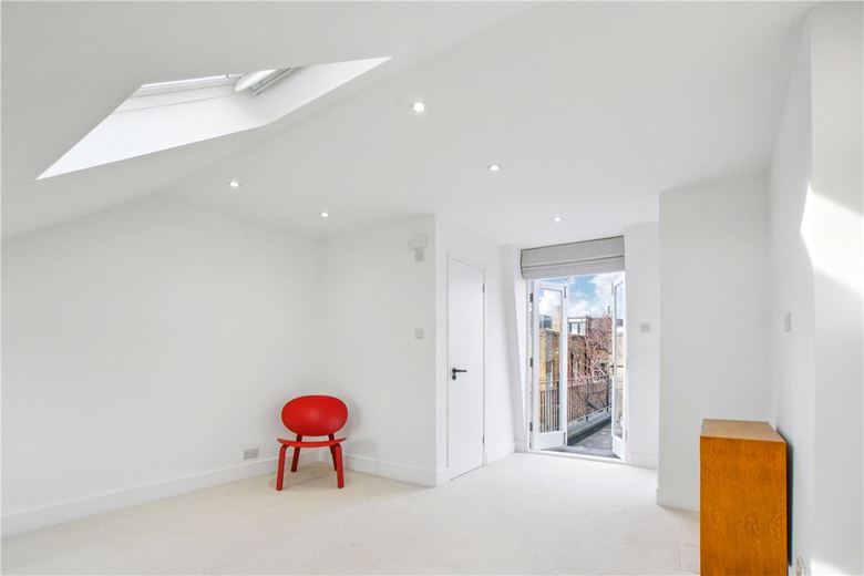 3 bedroom house, Colehill Lane, London SW6 - Available
