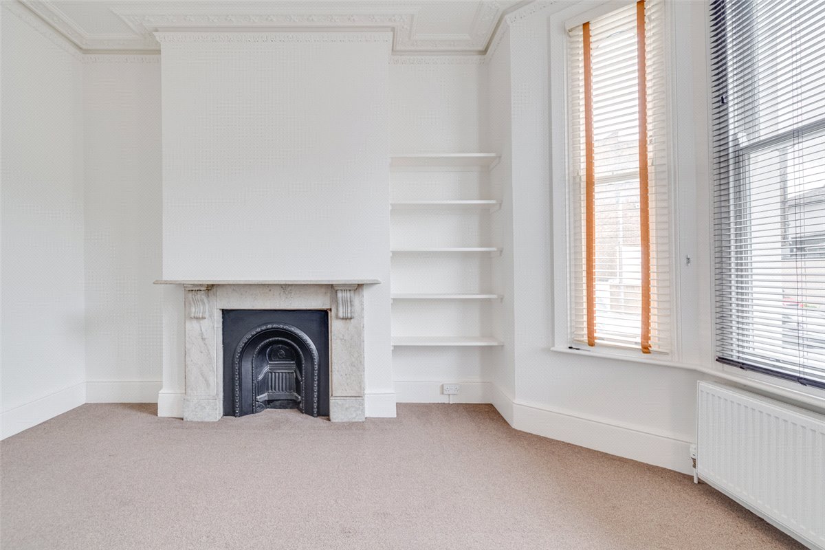 3 bedroom flat, Westcroft Square, London W6 - Available