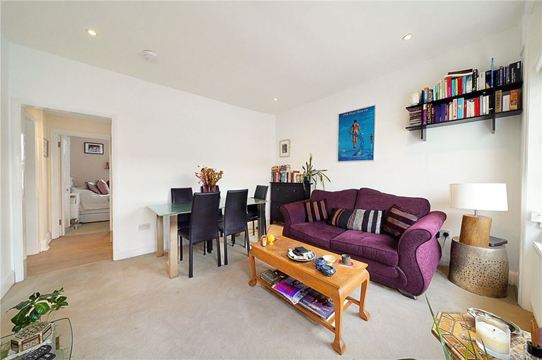 1 bedroom flat, Castletown Road, London W14 - Let Agreed