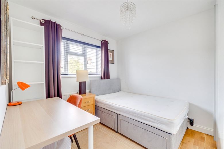 2 bedroom flat, Letterstone Road, London SW6 - Available