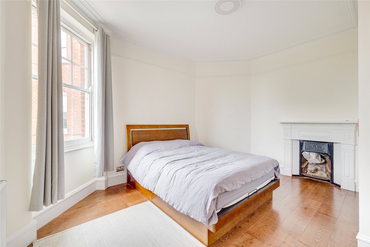 3 bedroom flat, Arundel Mansions, Kelvedon Road SW6 - Let Agreed