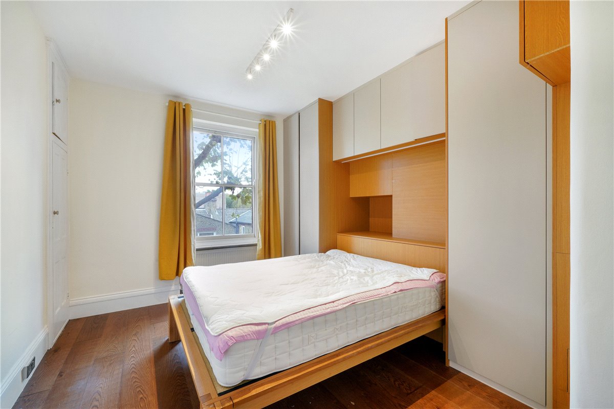 3 bedroom flat, Arundel Mansions, Kelvedon Road SW6 - Let Agreed