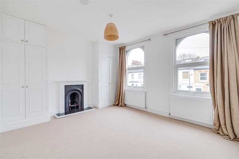 4 bedroom house, Hannell Road, London SW6 - Available