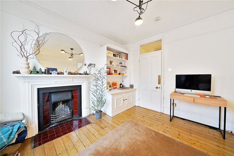 1 bedroom flat, Waldemar Avenue, London SW6 - Available