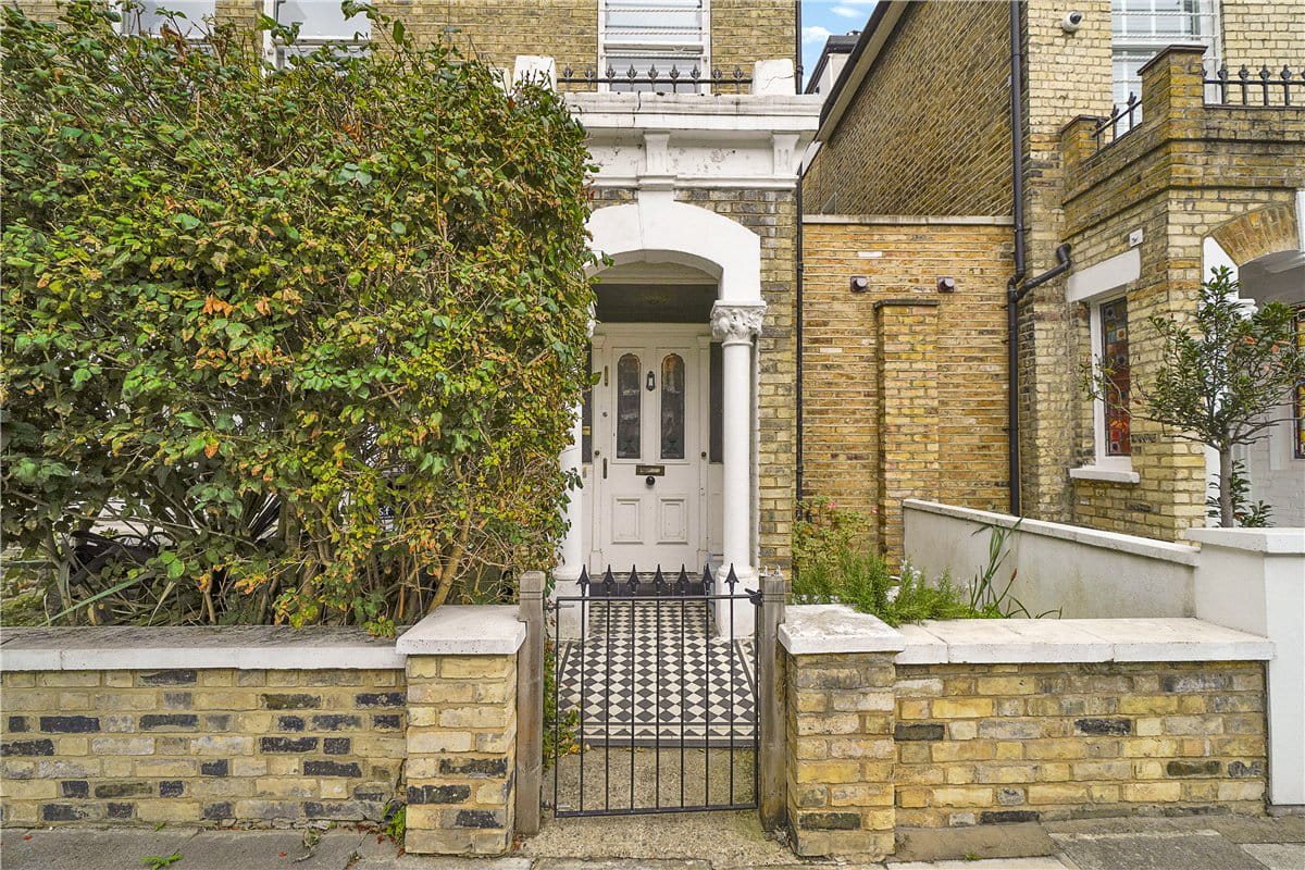 1 bedroom flat, Lilyville Road, London SW6 - Let Agreed