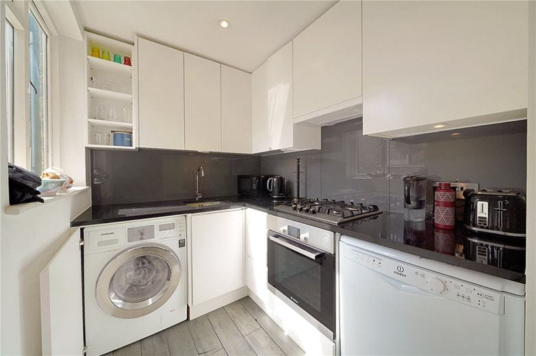2 bedroom flat, Rigault Road, London SW6 - Let Agreed