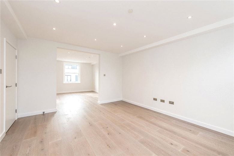 2 bedroom flat, King Street, London W6 - Let Agreed