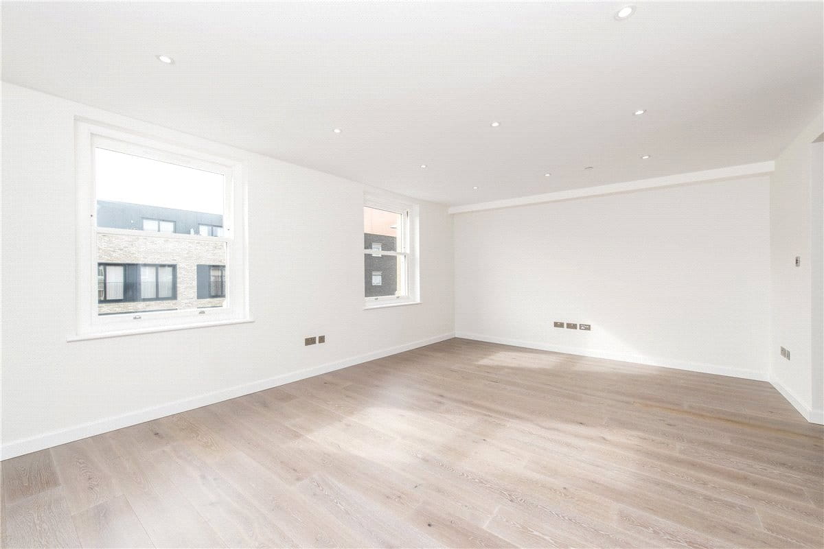 2 bedroom flat, King Street, London W6 - Let Agreed