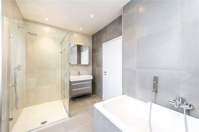 2 bedroom flat, King Street, London W6 - Let Agreed