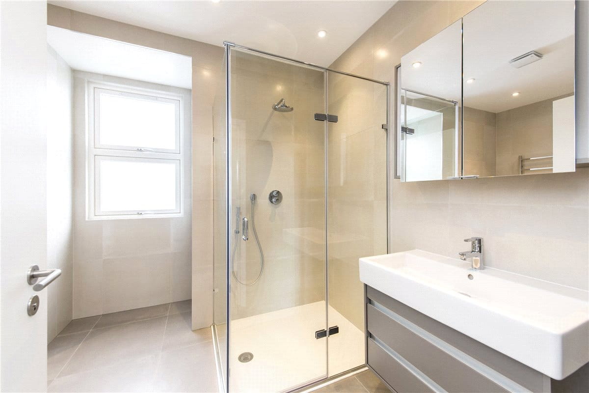 2 bedroom flat, King Street, London W6 - Let Agreed