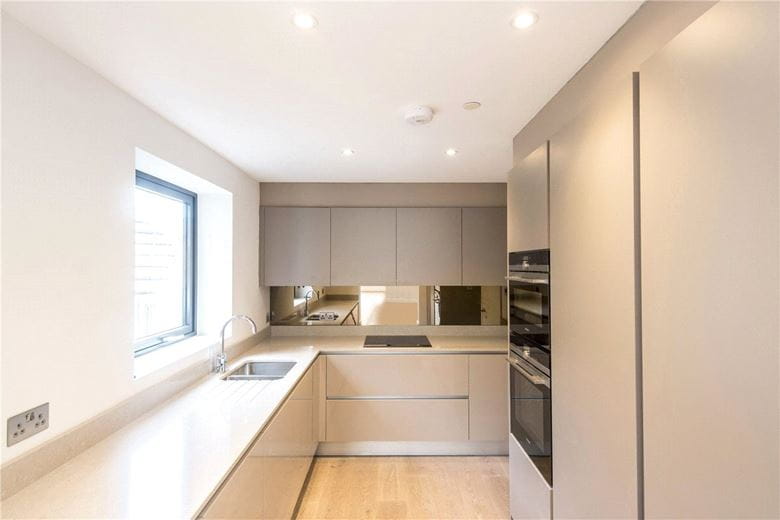 2 bedroom flat, King Street, London W6 - Let Agreed