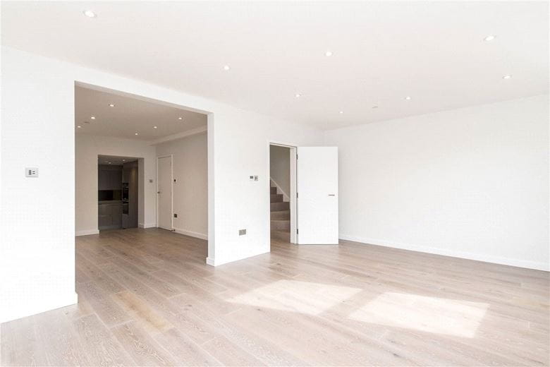 2 bedroom flat, King Street, London W6 - Let Agreed