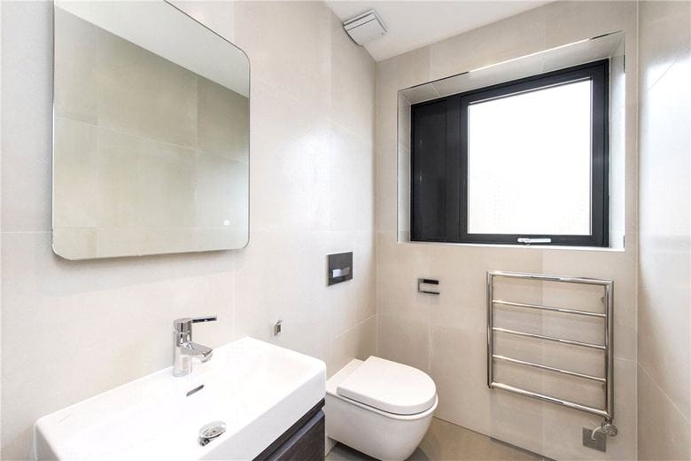 2 bedroom flat, King Street, London W6 - Let Agreed