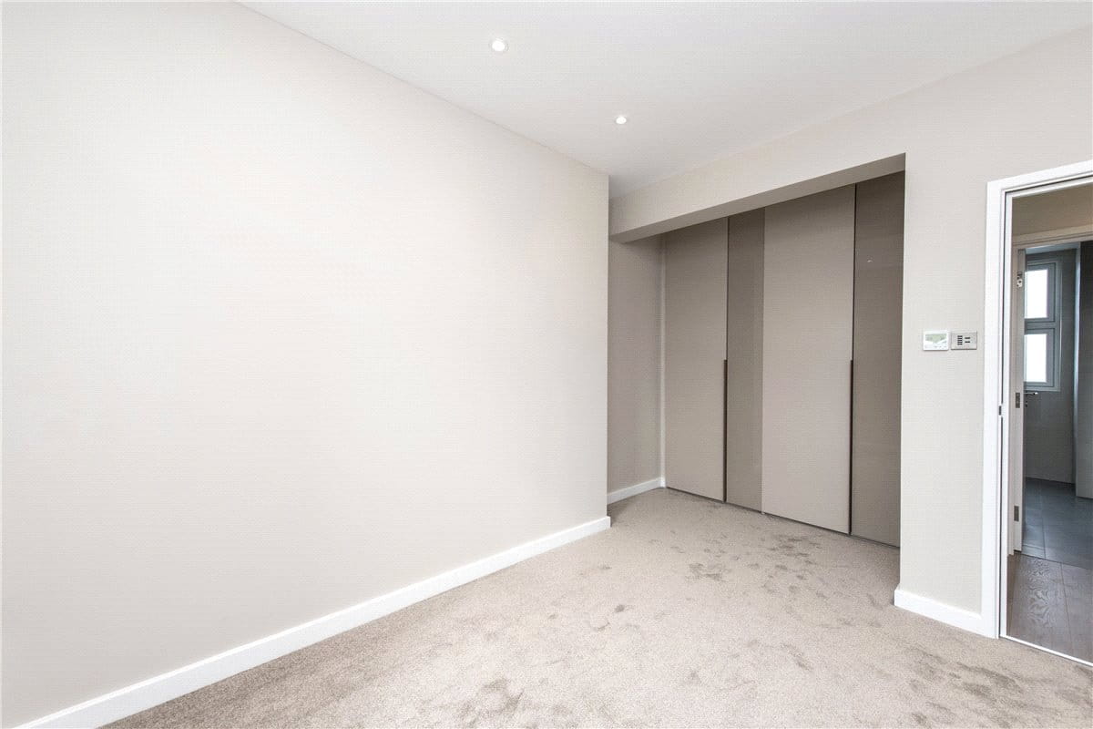 2 bedroom flat, King Street, London W6 - Let Agreed