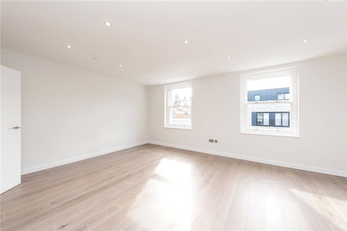 2 bedroom flat, King Street, London W6 - Let Agreed
