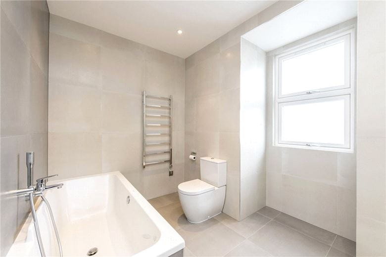 2 bedroom flat, King Street, London W6 - Let Agreed
