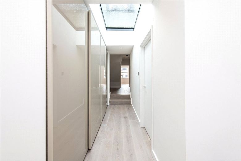 2 bedroom flat, King Street, London W6 - Let Agreed