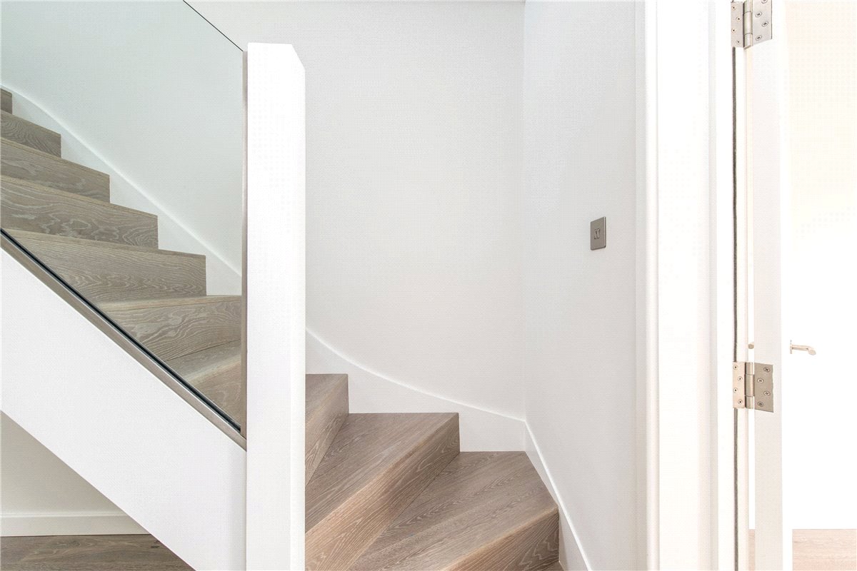 2 bedroom flat, King Street, London W6 - Let Agreed