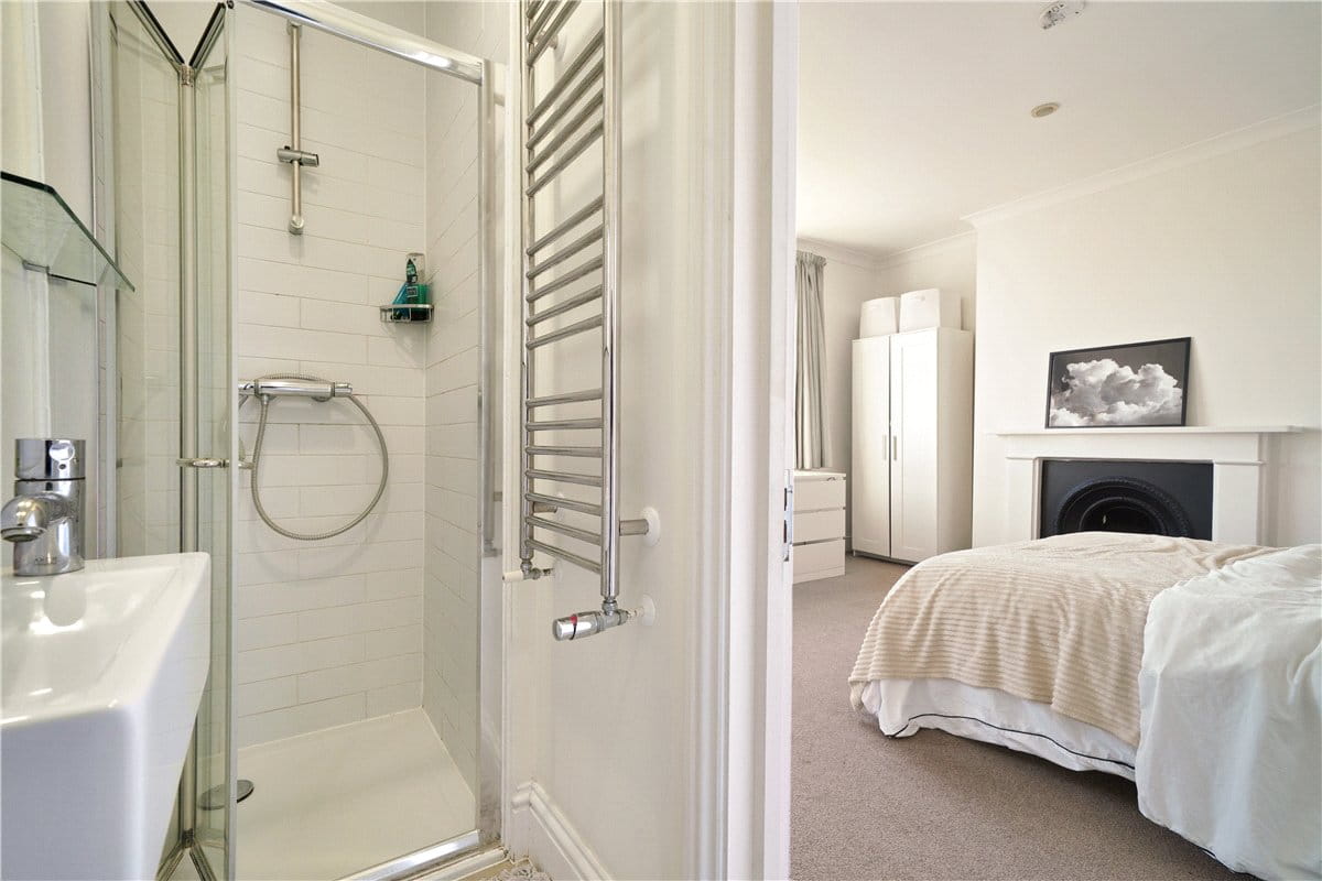 2 bedroom maisonette, Westcroft Square, London W6 - Available