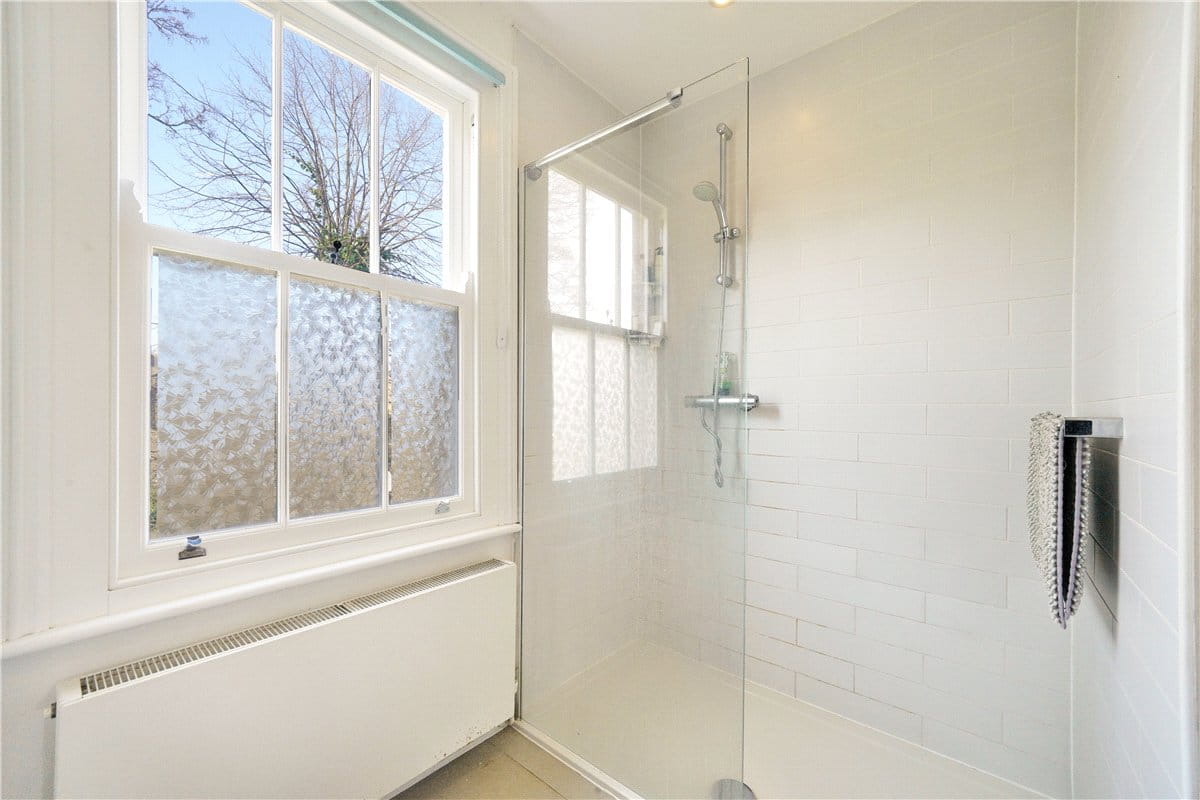 2 bedroom maisonette, Westcroft Square, London W6 - Available