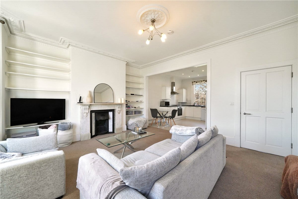 2 bedroom maisonette, Westcroft Square, London W6 - Available